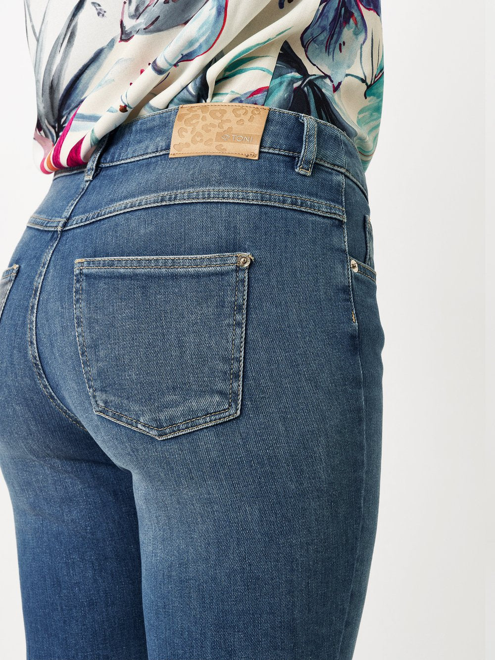 Ella Straight | Toni | 12-89/1306-2