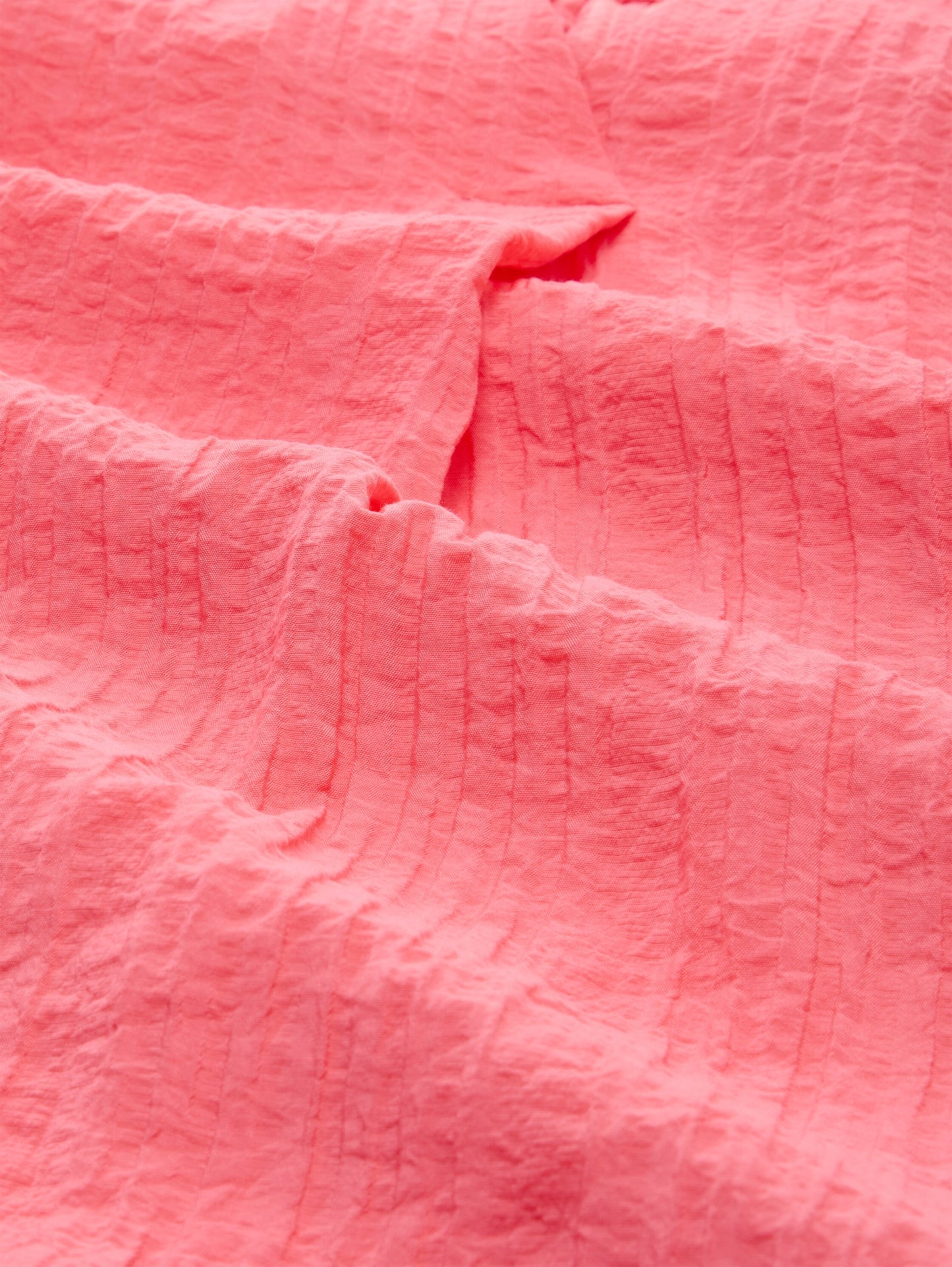blouse crinkled with frill col soft coral pin Bild 2