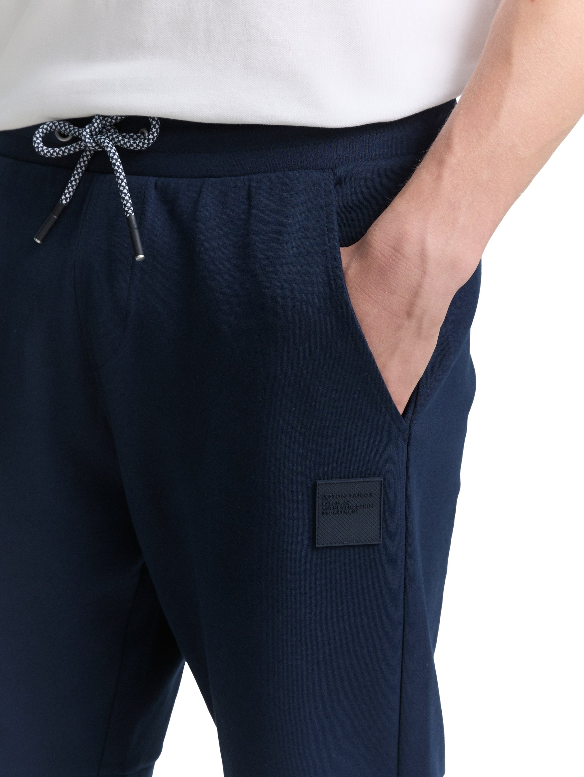 detailed sweatpant sky captain bl Bild 5