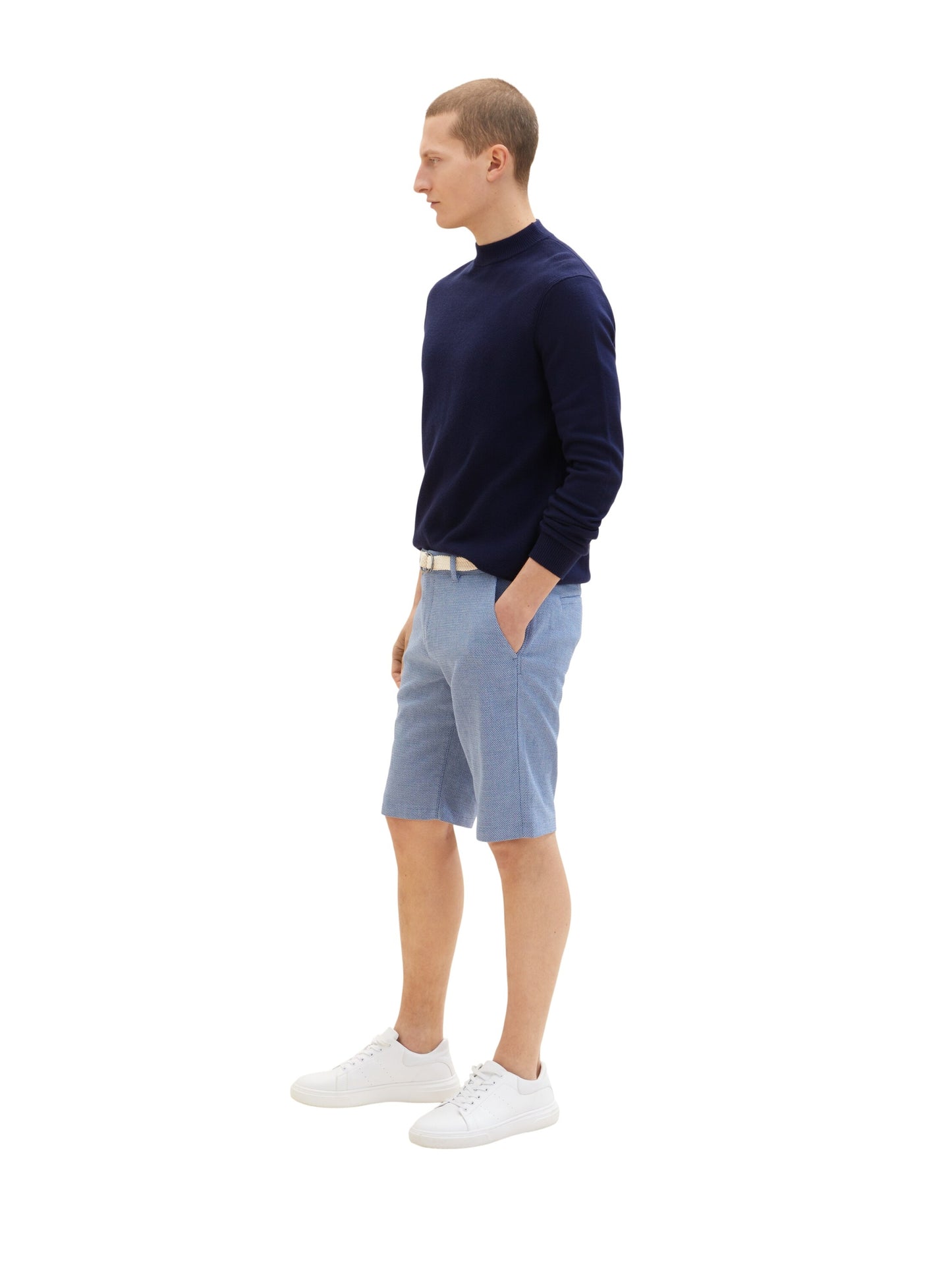slim chino bermuda with belt chambray blue Bild 4